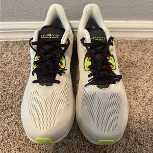 Under Armour HOVR Machina 3 Men’s Running Shoes Beige/Green – No Box